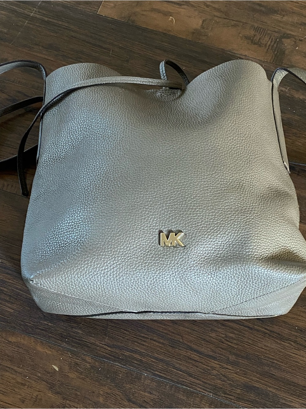 Michael Kors (Junior) Metallic Silver Pebbled Leather Shoulder Tote